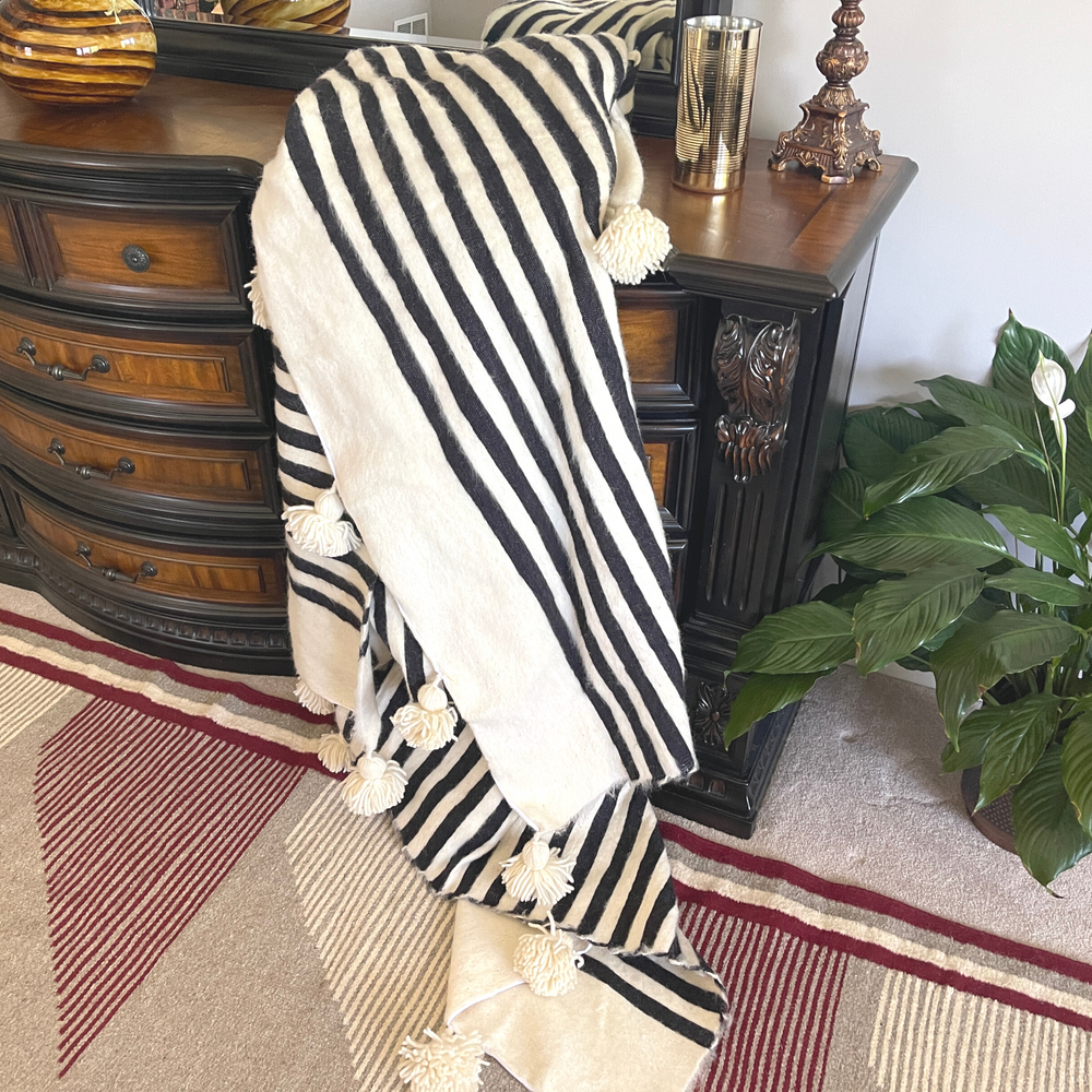 Moroccan Wool Blanket Hand Woven Off White With Stripes 118